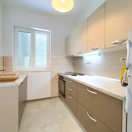 Dal Apartment